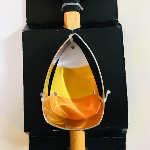 Halloween Trick or Treat Spatula Candy Corn Cutter - Picture 3 of 6